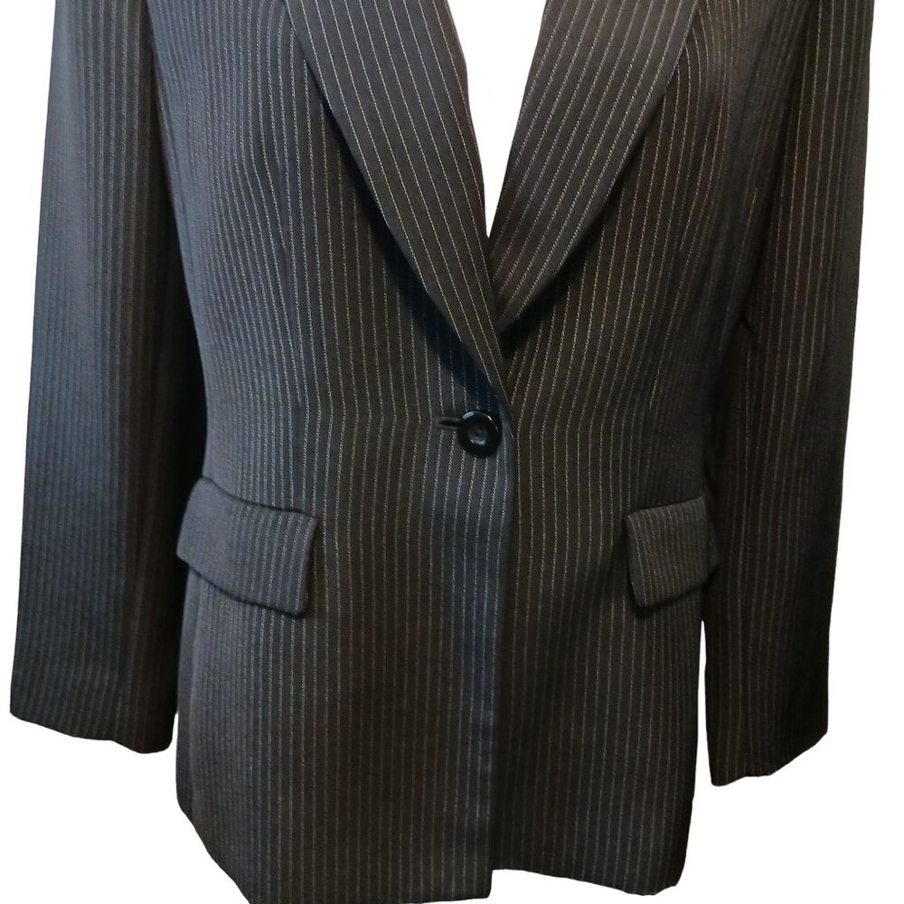 Collections for Le Suit, Black Blazer with White Pinstripes, Size 10P - Picture 4 of 12